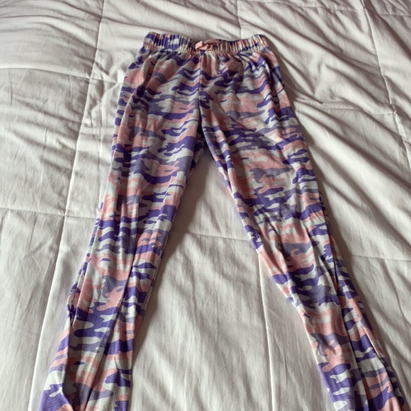 These are purple and pink camouflage pjs - Picture 2 of 3
